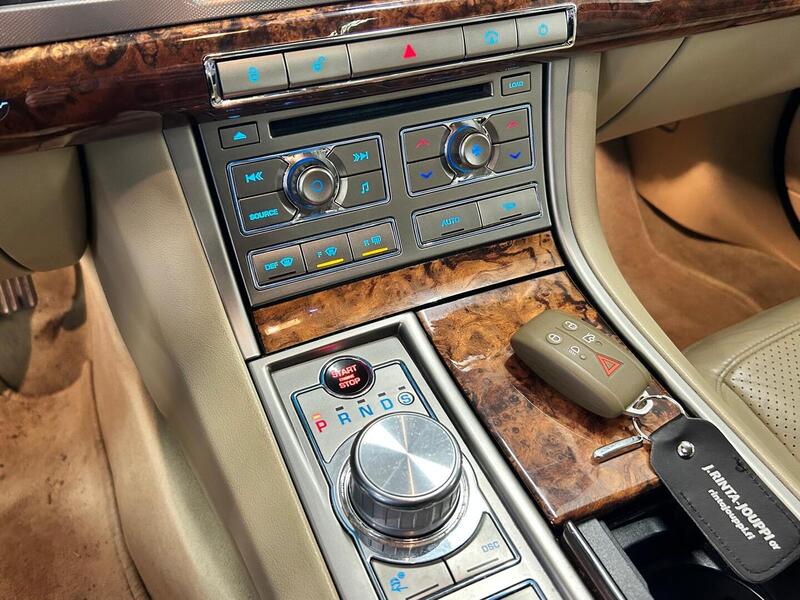 Jaguar XF vaihtoauto