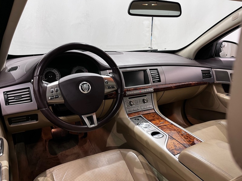 Jaguar XF vaihtoauto