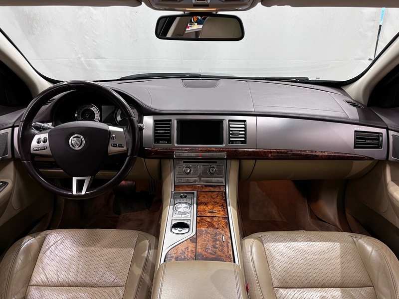 Jaguar XF vaihtoauto