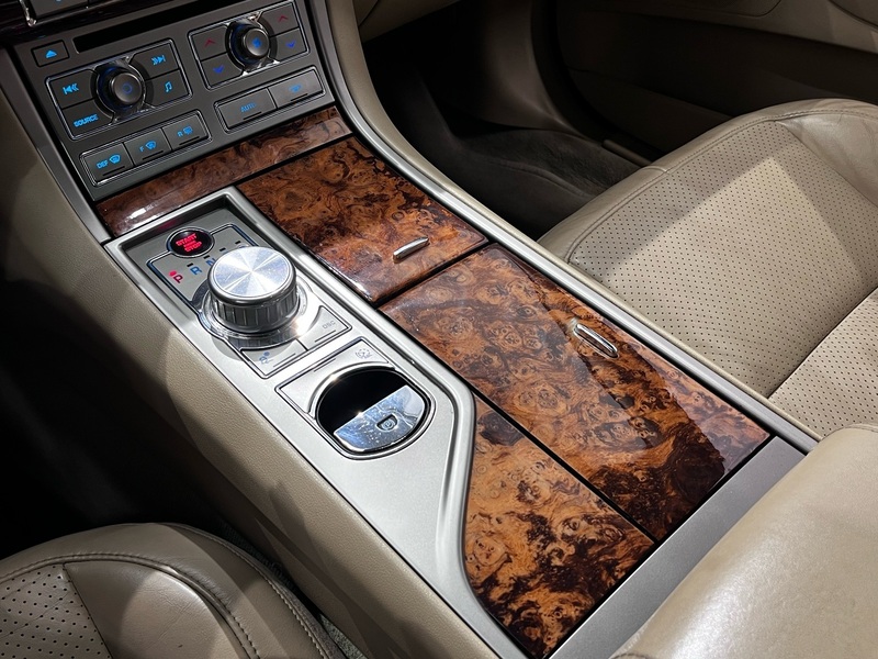 Jaguar XF vaihtoauto