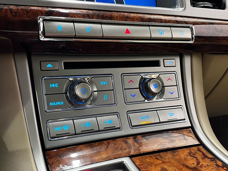 Jaguar XF vaihtoauto