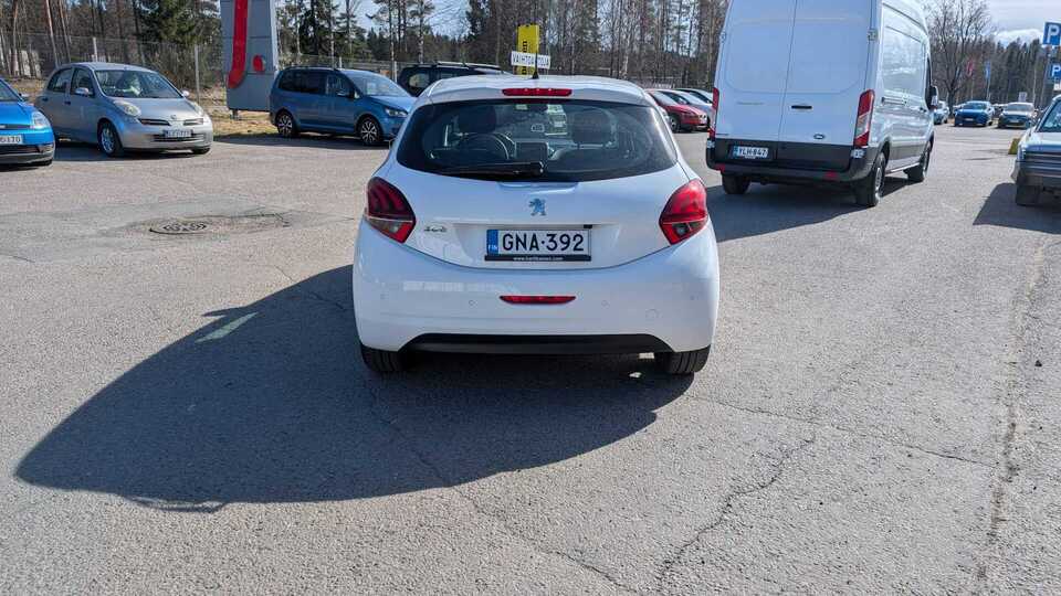 Peugeot 208 vaihtoauto