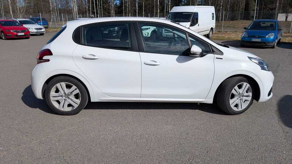 Peugeot 208 vaihtoauto