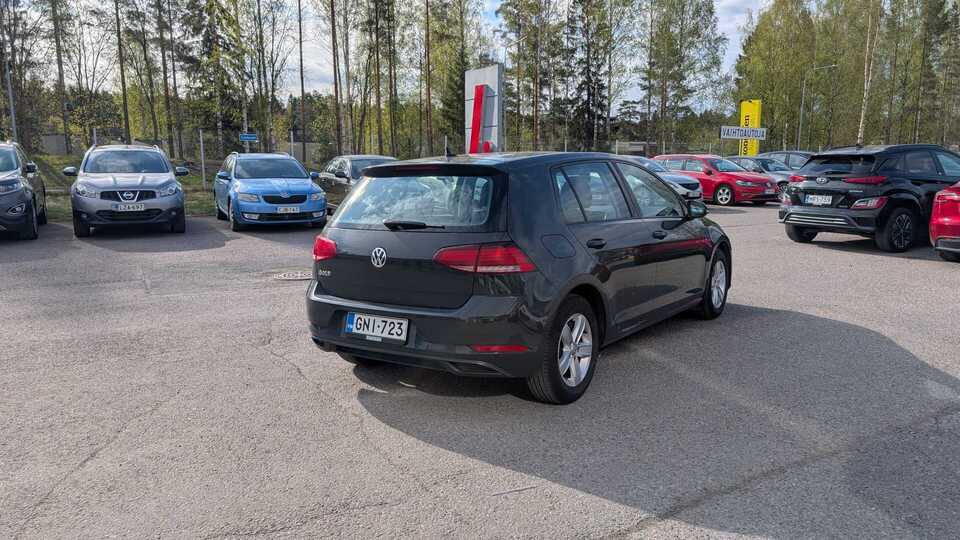 Volkswagen Golf vaihtoauto