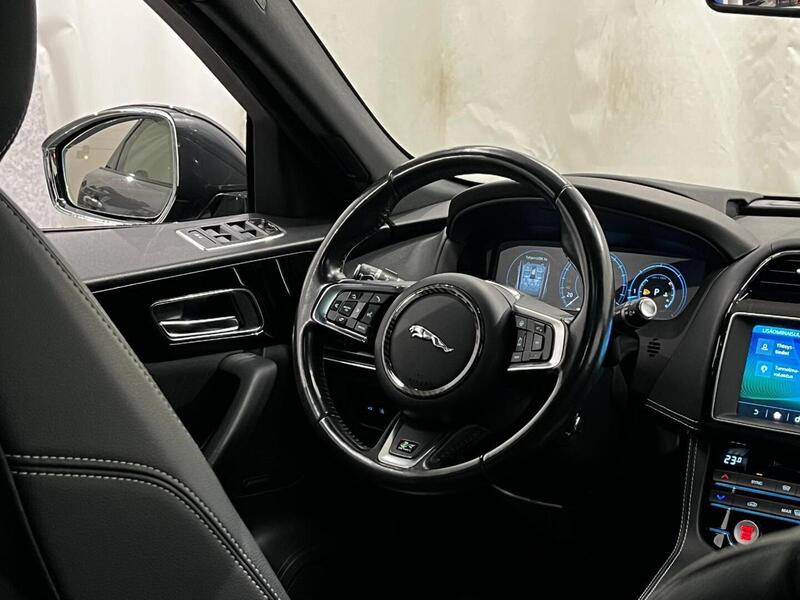 Jaguar F-PACE vaihtoauto