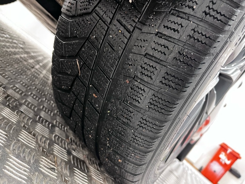 Jaguar F-PACE vaihtoauto