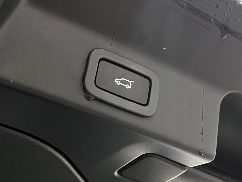 Jaguar F-PACE vaihtoauto