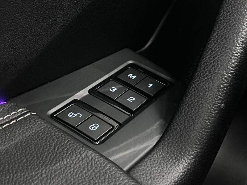 Jaguar F-PACE vaihtoauto