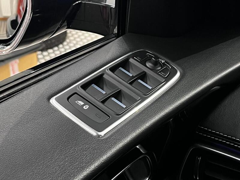 Jaguar F-PACE vaihtoauto