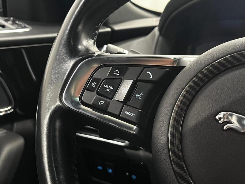 Jaguar F-PACE vaihtoauto