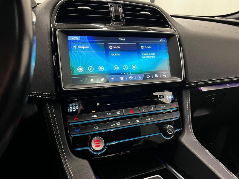 Jaguar F-PACE vaihtoauto