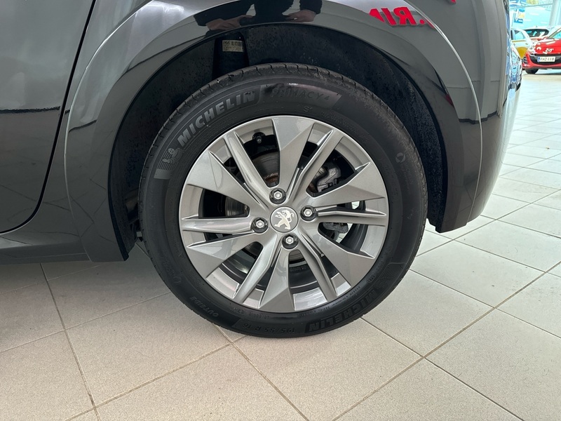 Peugeot e-208 vaihtoauto