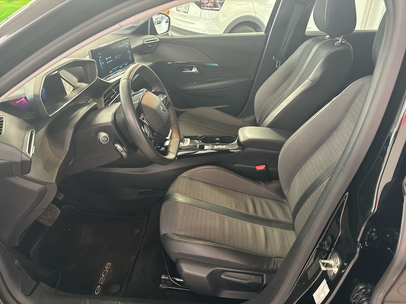 Peugeot e-208 vaihtoauto