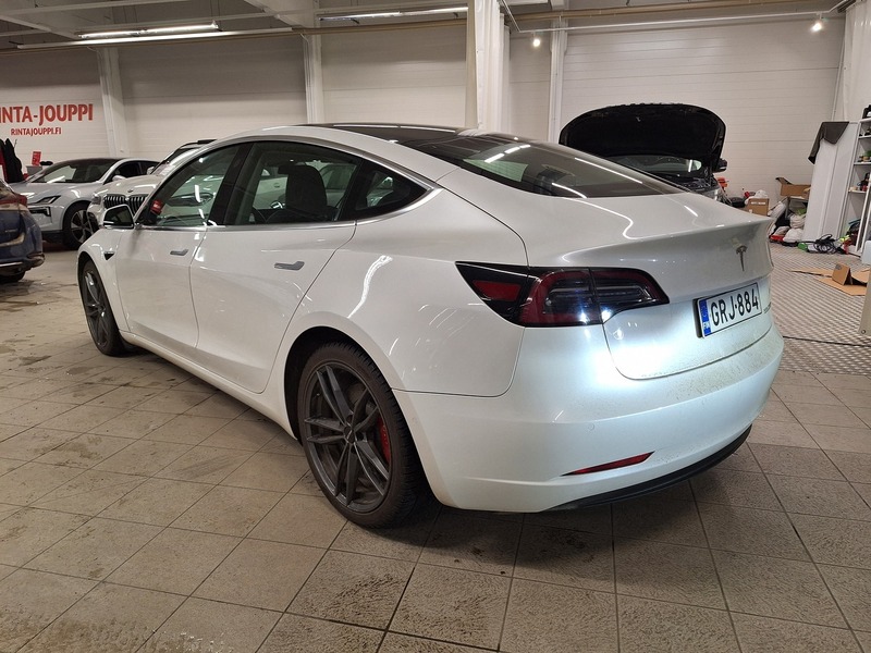 Tesla Model 3 vaihtoauto