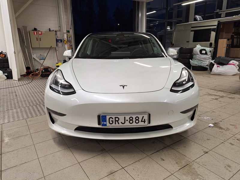 Tesla Model 3 vaihtoauto