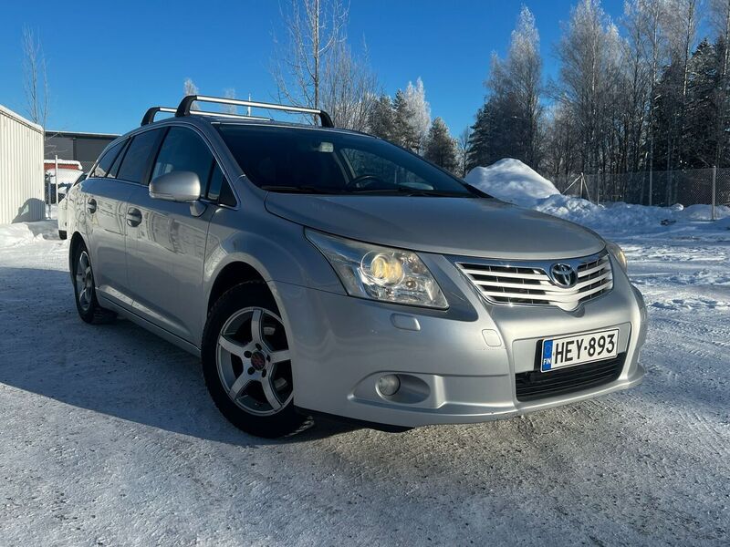 Toyota Avensis vaihtoauto