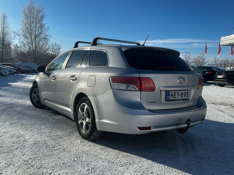 Toyota Avensis vaihtoauto