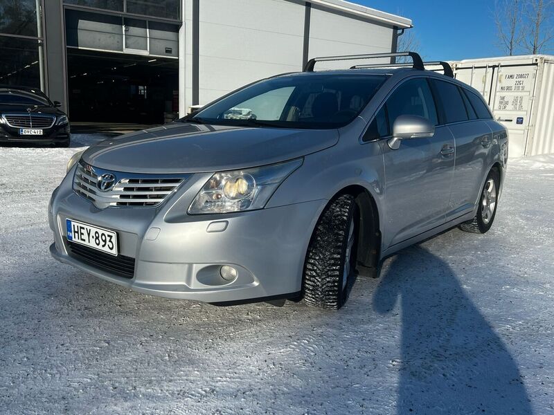 Toyota Avensis vaihtoauto