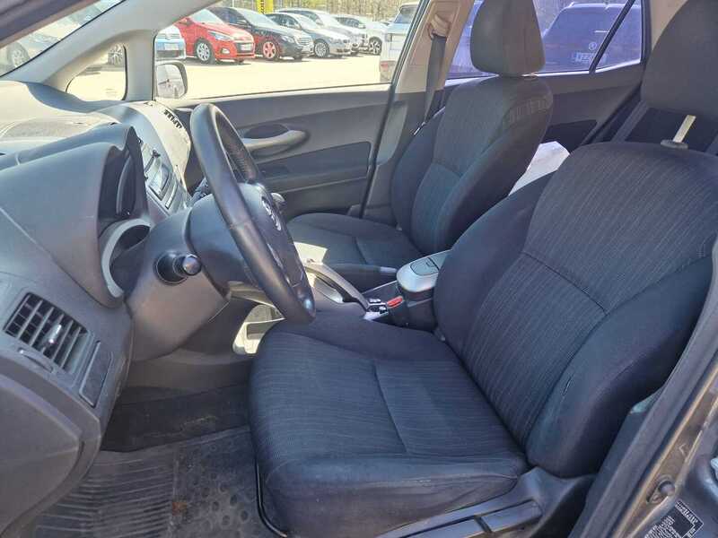 Toyota Auris vaihtoauto