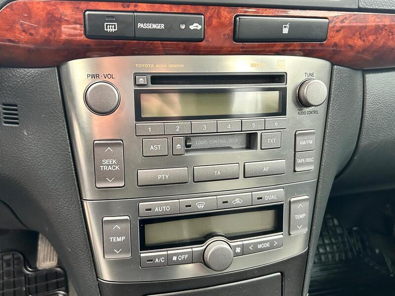 Toyota Avensis vaihtoauto