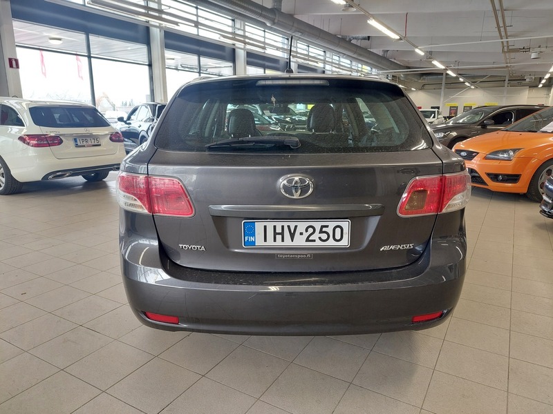Toyota Avensis vaihtoauto