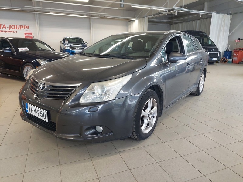 Toyota Avensis vaihtoauto
