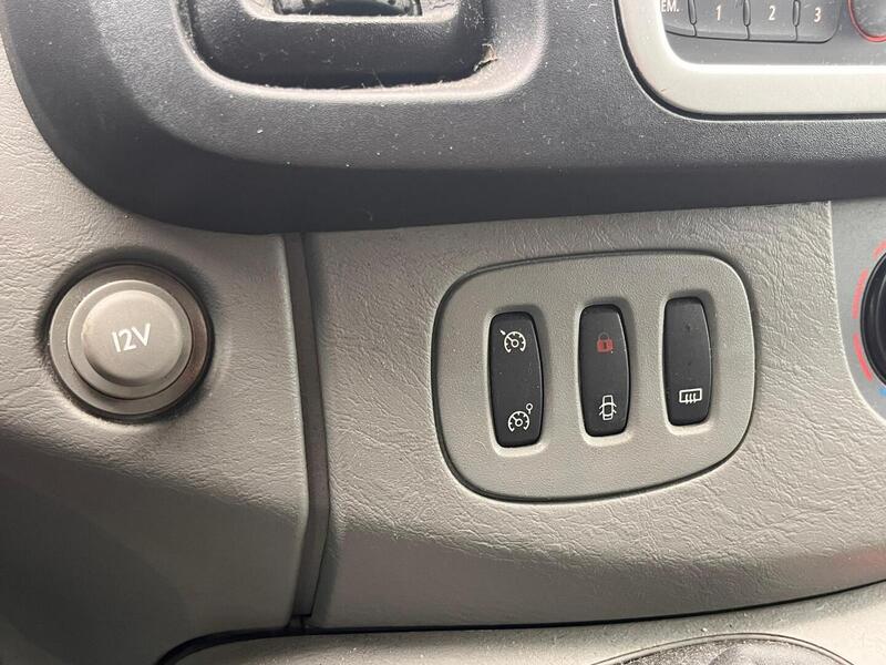 Opel Vivaro vaihtoauto