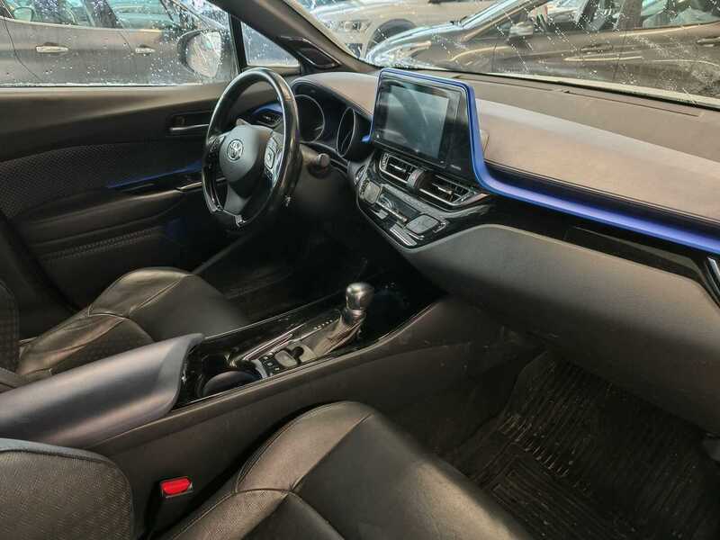 Toyota C-HR vaihtoauto