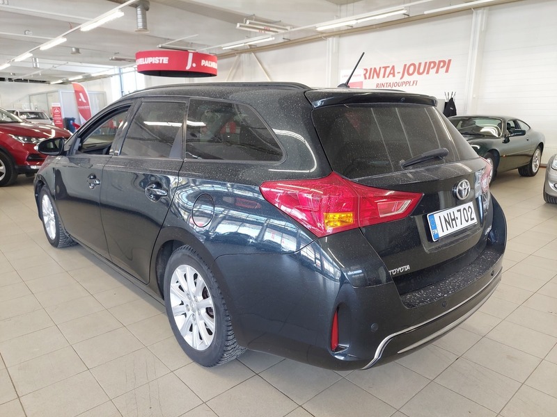 Toyota Auris vaihtoauto