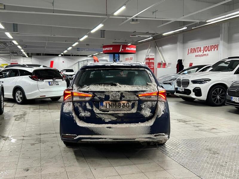 Toyota Auris vaihtoauto