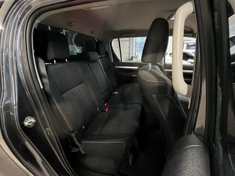 Toyota Hilux vaihtoauto