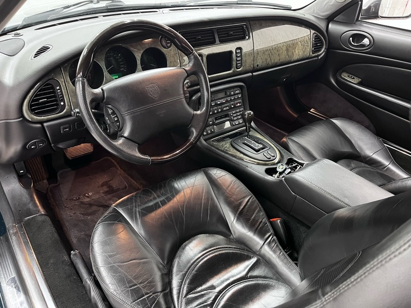 Jaguar XK8 vaihtoauto