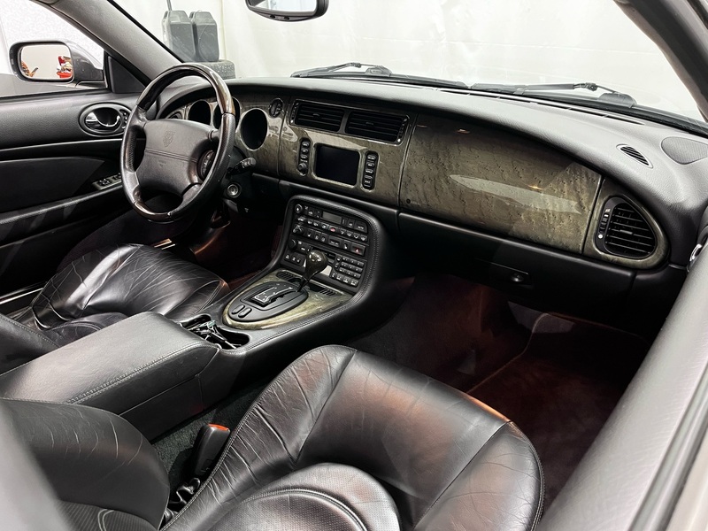 Jaguar XK8 vaihtoauto