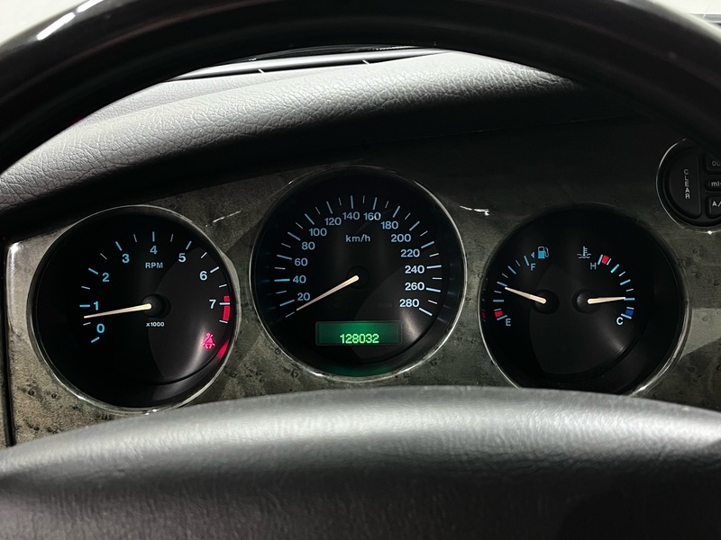 Jaguar XK8 vaihtoauto