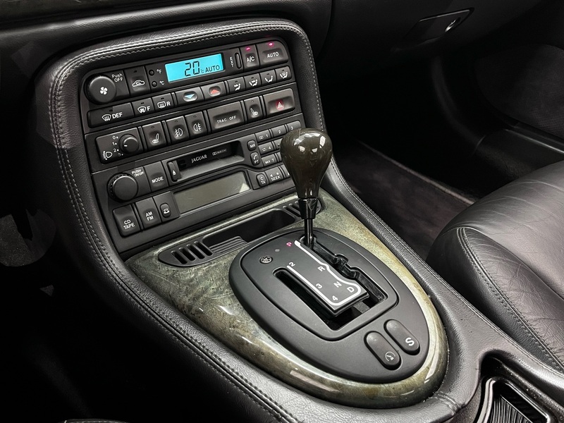 Jaguar XK8 vaihtoauto