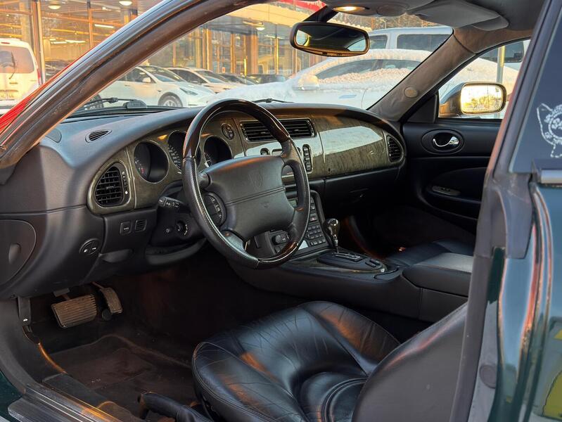 Jaguar XK8 vaihtoauto