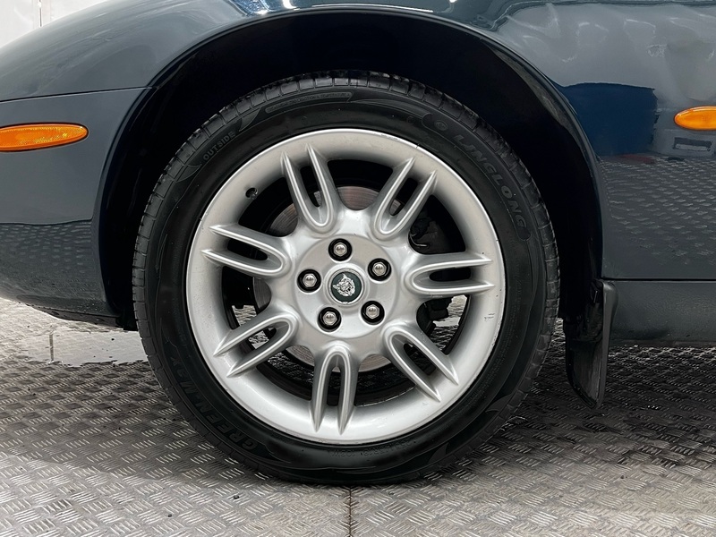 Jaguar XK8 vaihtoauto