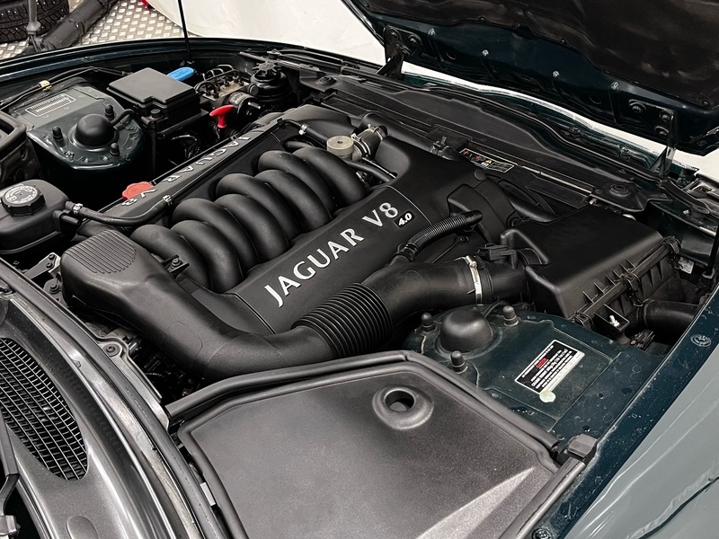 Jaguar XK8 vaihtoauto