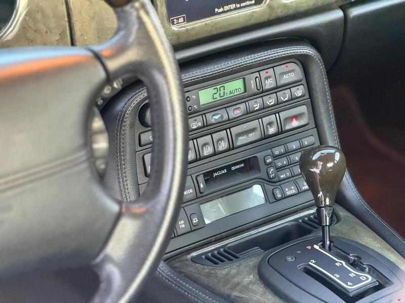 Jaguar XK8 vaihtoauto