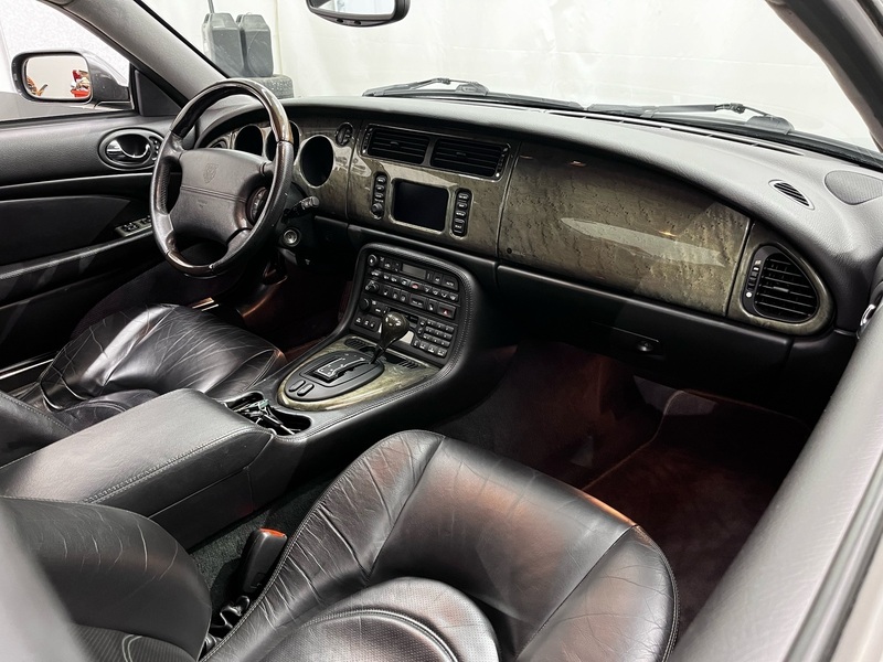 Jaguar XK8 vaihtoauto