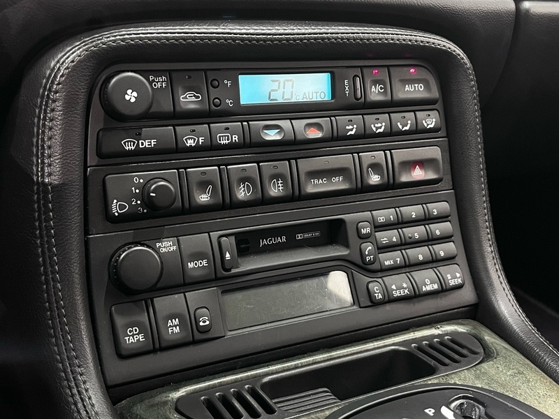 Jaguar XK8 vaihtoauto