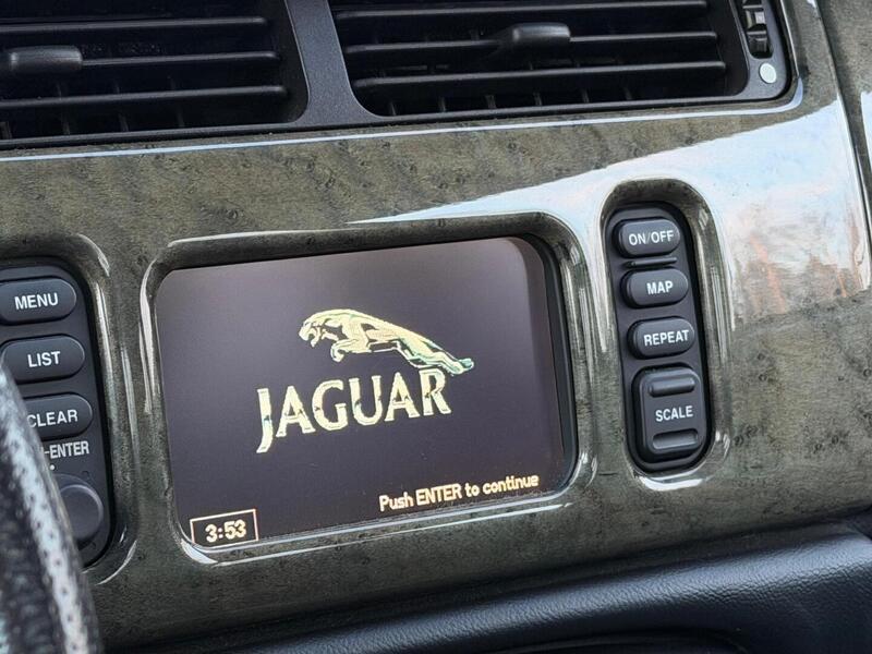 Jaguar XK8 vaihtoauto