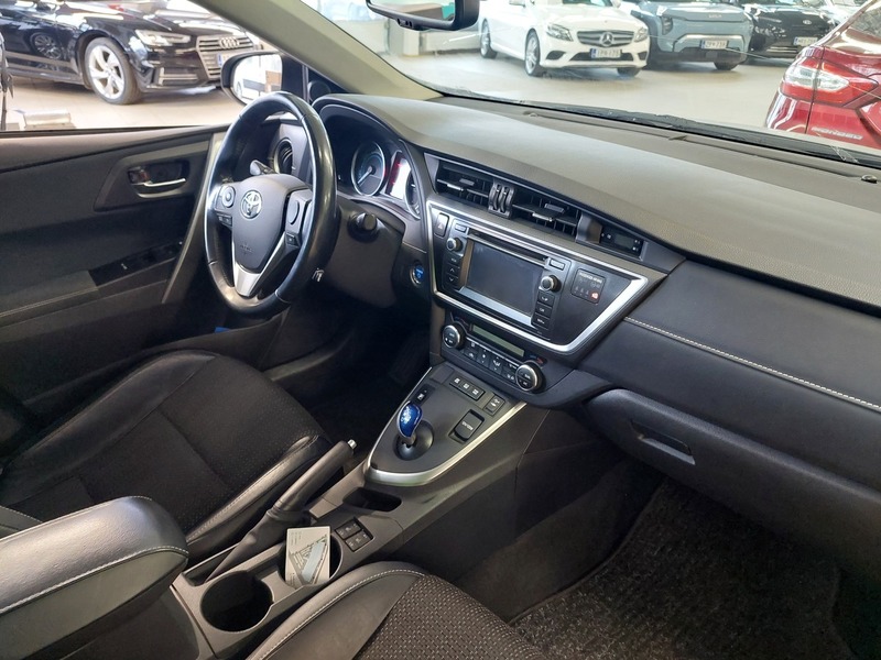 Toyota Auris vaihtoauto