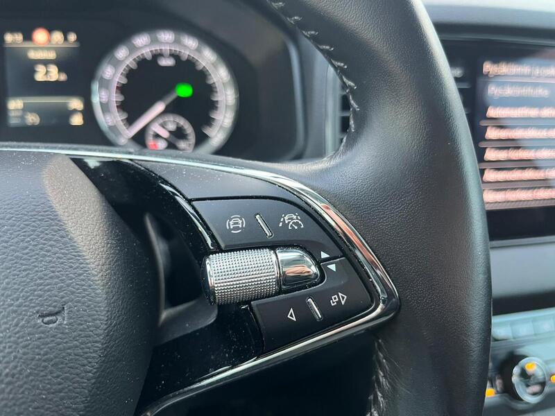 Skoda Karoq vaihtoauto