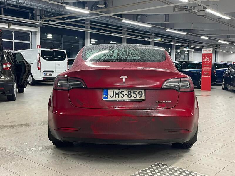 Tesla Model 3 vaihtoauto