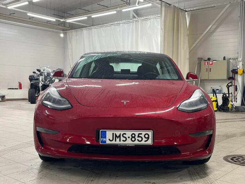 Tesla Model 3 vaihtoauto