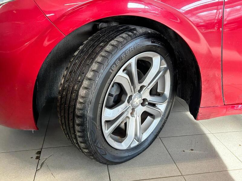 Peugeot 208 vaihtoauto