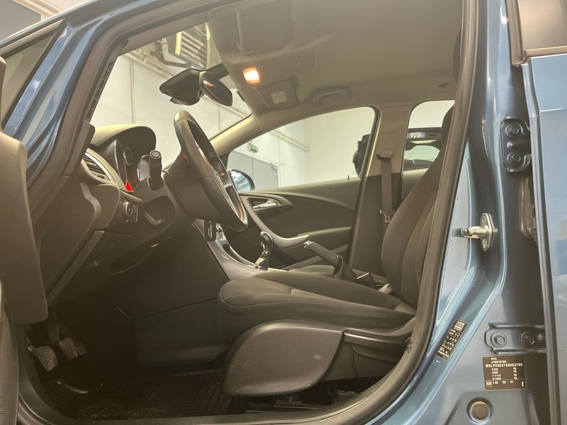 Opel Astra vaihtoauto