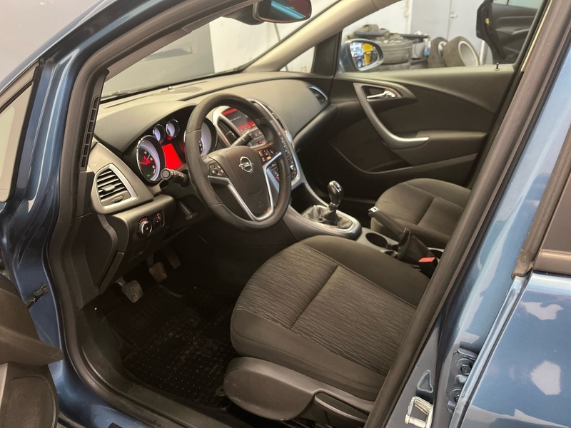 Opel Astra vaihtoauto