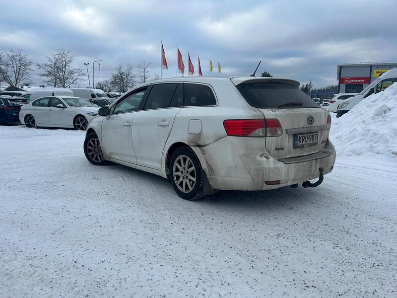 Toyota Avensis vaihtoauto